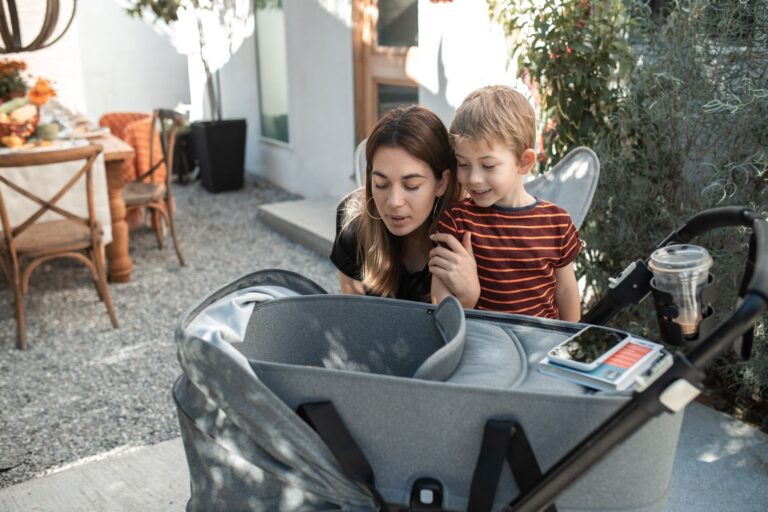 Geschwisterwagen Vergleich: Die 3 besten Modelle für zwei Kinder